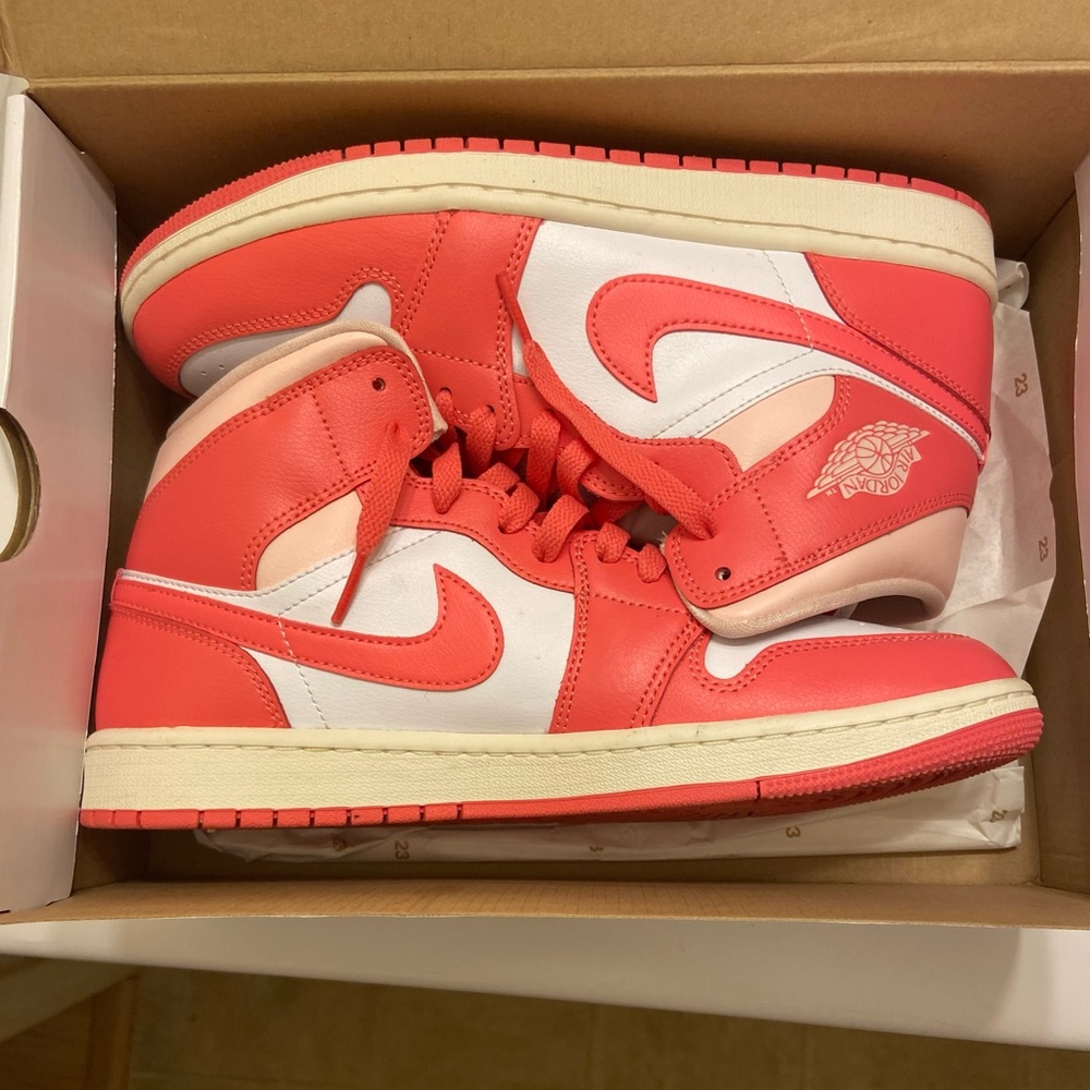 Air Jordan 1 mid